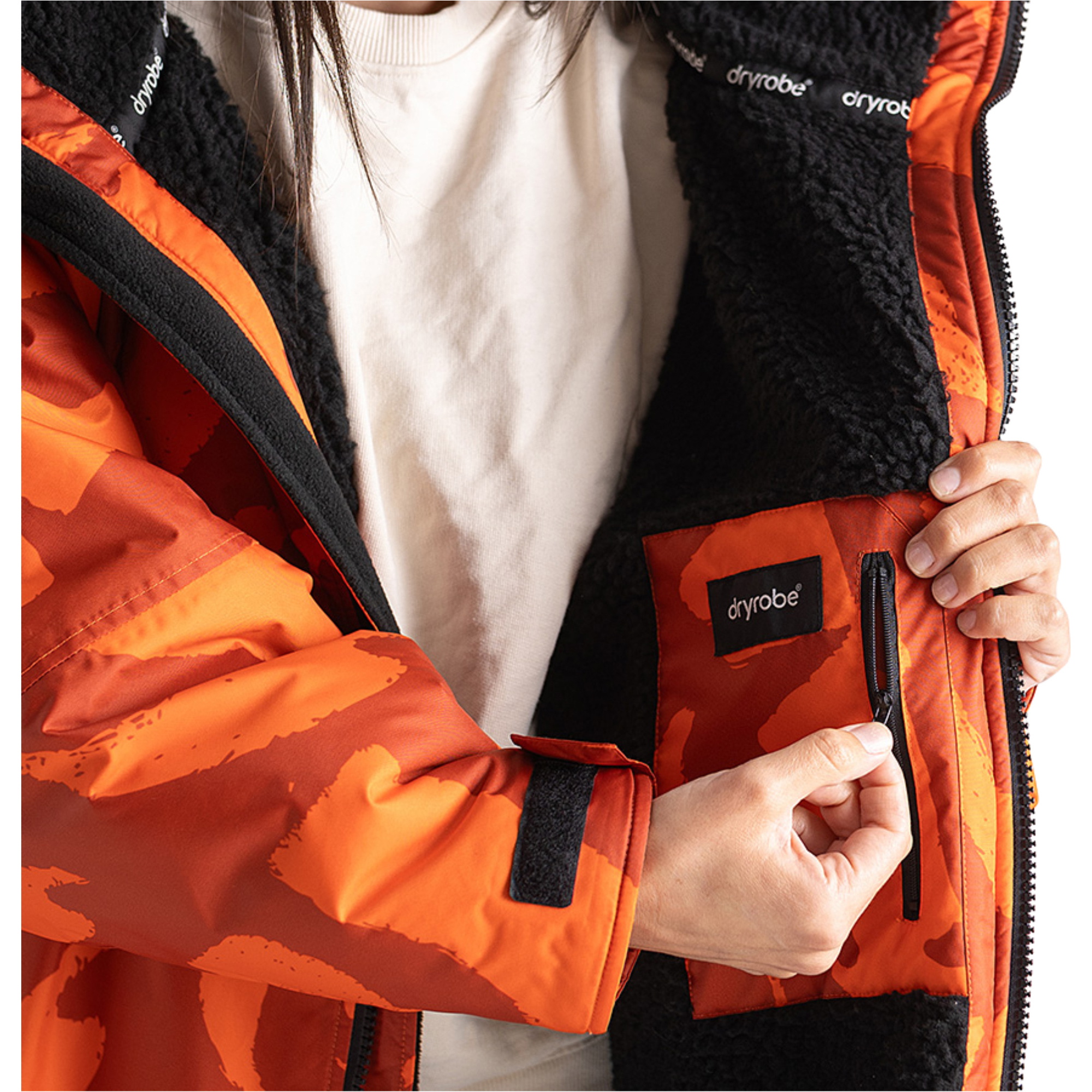 2026 Dryrobe Advance Long Sleeve Changing Robe DALSV3 - Mosaic Palm